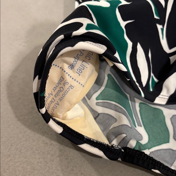 Miraclesuit Sanibel One Piece in Palma Verde - Picture 5 of 7